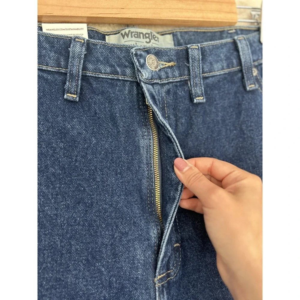 NWT Wrangler Authentics Jeans Mens 44x29 Blue Straight Fit Stretch Casual‎ Pants